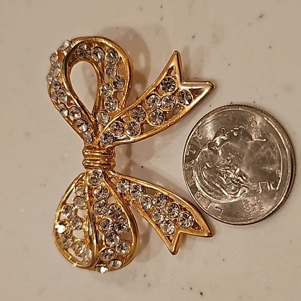 Vintage Bow Pin